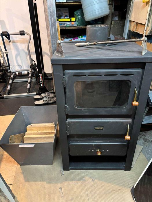 Камина Прити на дърва