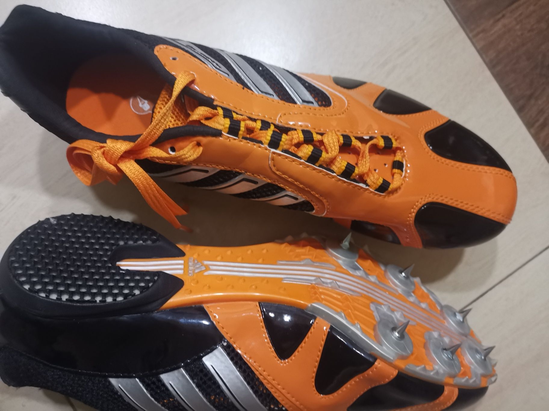 Нови, Оригинални Шпайкове Adidas, за скокове и спринт