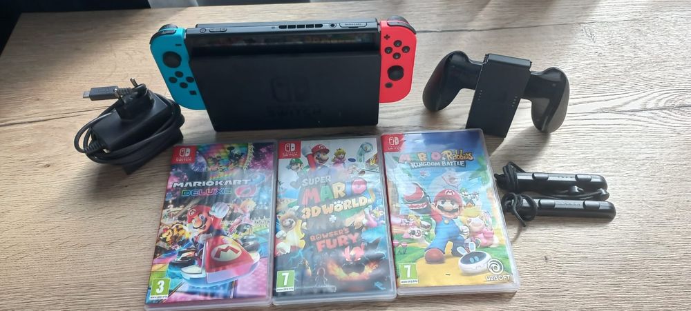 Nintendo Switch doua manete , Mariokart Mariorabbids Supermario world