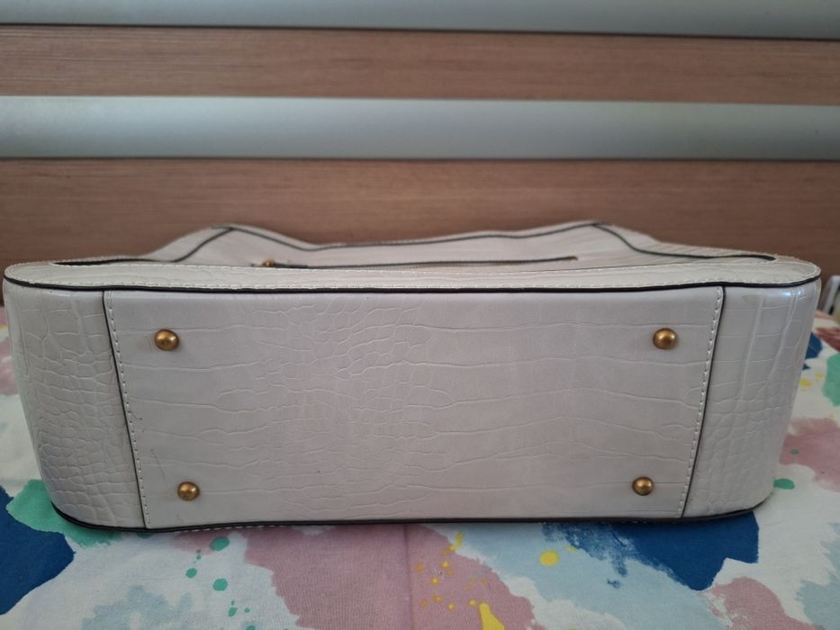 GUESS дамска чанта нова