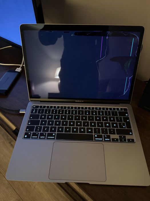 macbook m1 de piese defect