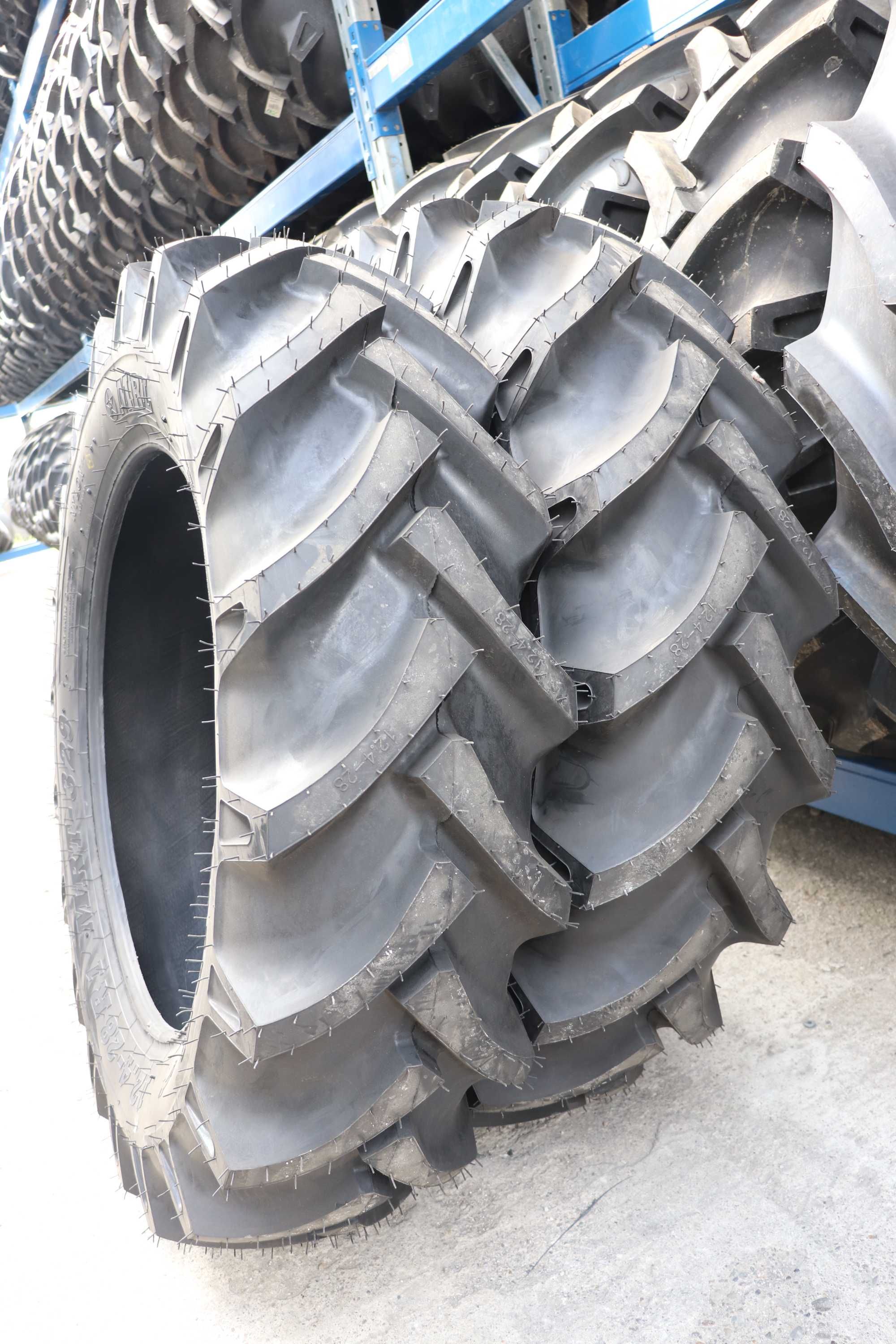 Anvelope noi 12.4-28 marca MRL 8PR cauciucuri pentru tractor FIAT 445