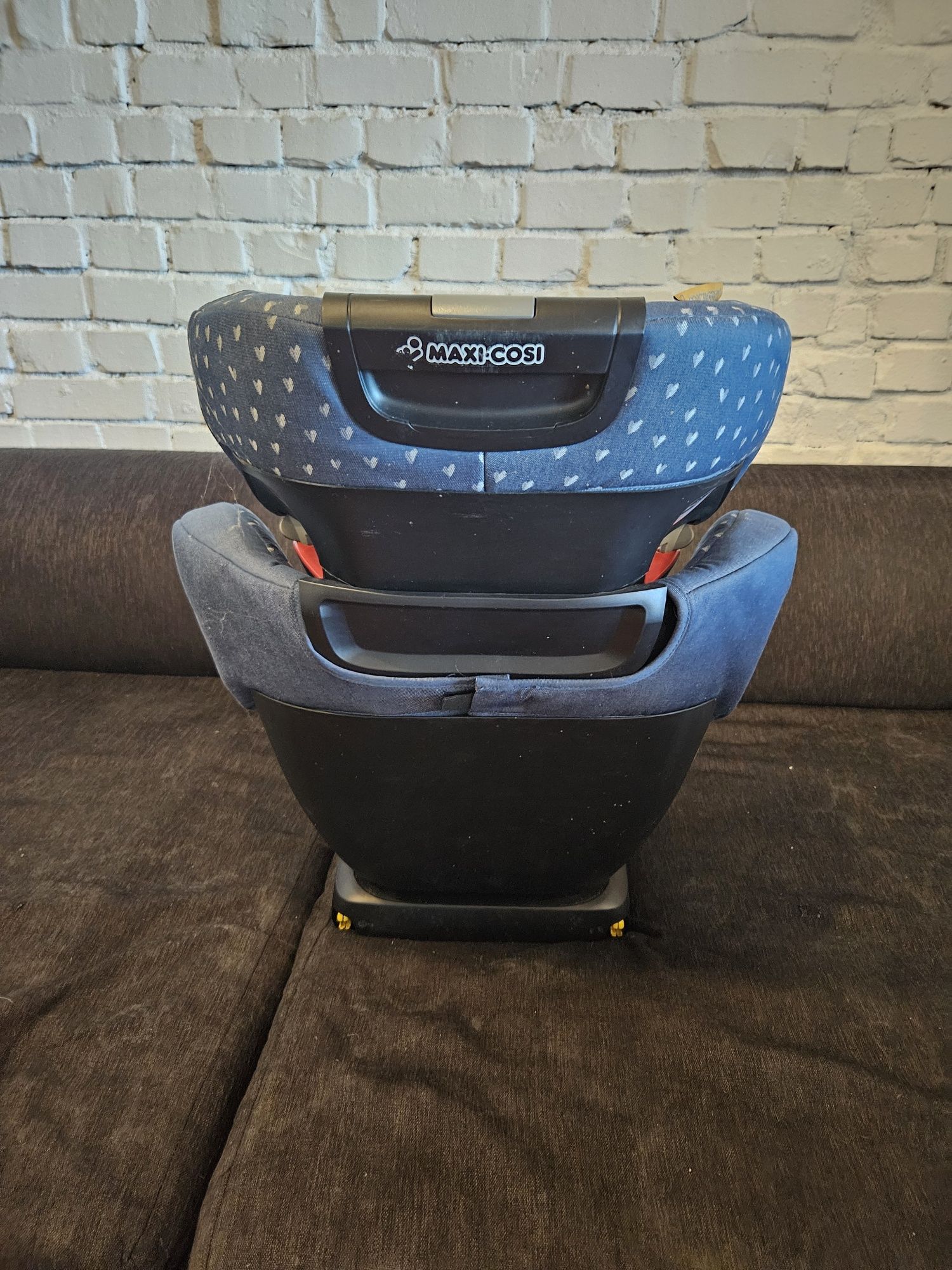 Maxi Cosi Rodi Fix 15-36 кг стол за кола 2 броя