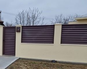 Construim la comanda dvs. garduri si porti din:
- panouri stil jaluzea