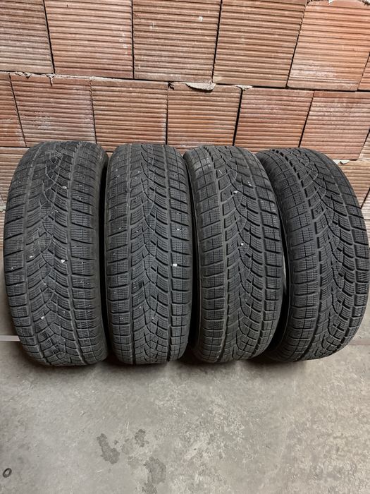 Зимни гуми GoodYear Ultra Grip 215/60/17 SUV