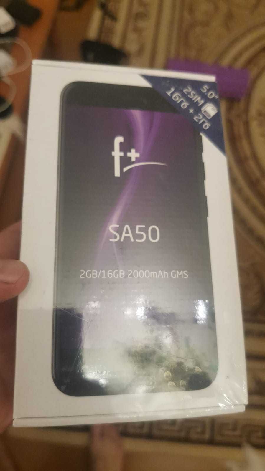 Новый смартфон в коробке
