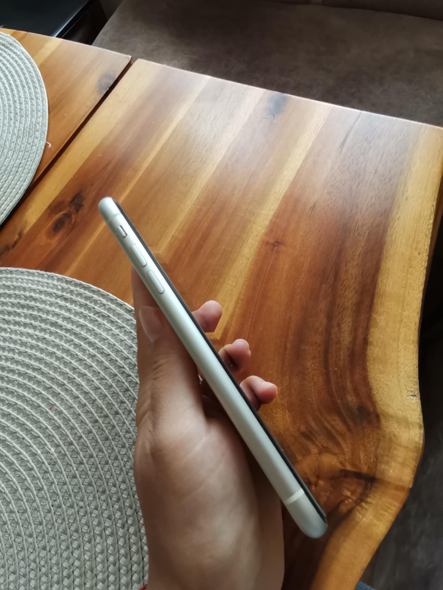 Iphone 11   64GB