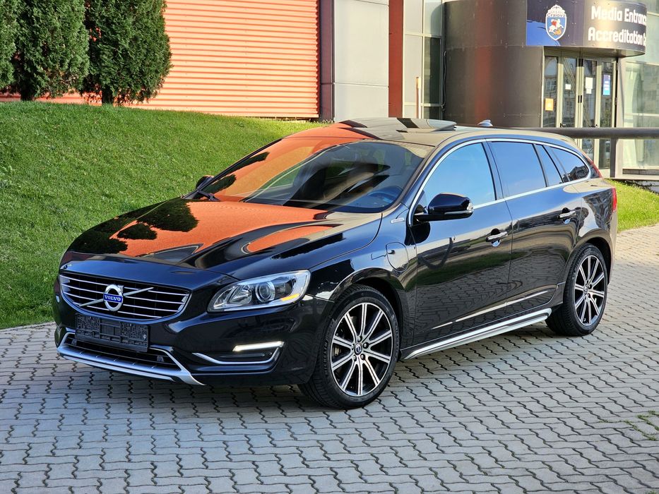 Volvo V60 2015 / 2.4 Diesel Plug-in Hybrid/ 4X4/ Posibilitate Rate