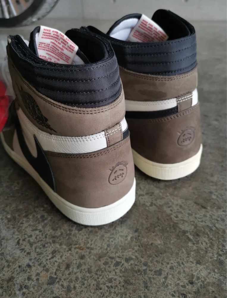 Nike Air Jordan 1 Travis Scott Mocha - Ediție Limitată