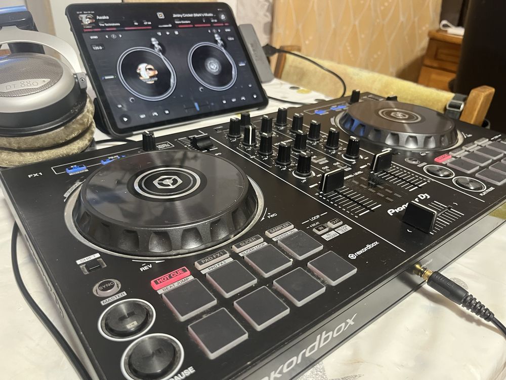 Pioneer DDJ-RB Dj конзола