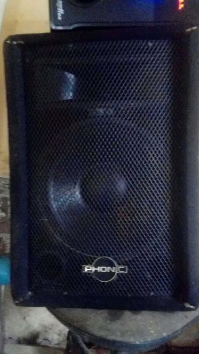 boxa de 300w foarte buna