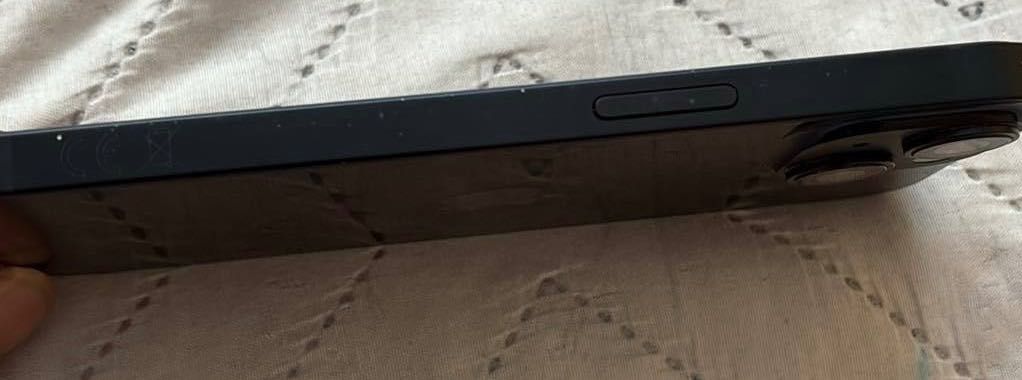 iPhone 14 телефон