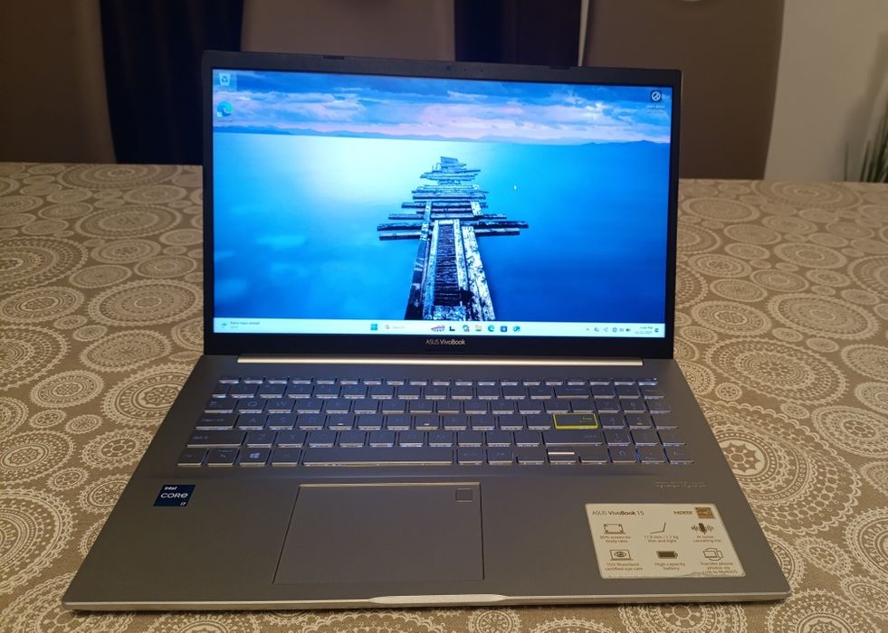 Vând Laptop ASUS VivoBook 15 - i7 Generația 11, Gold, Stare Excelentă