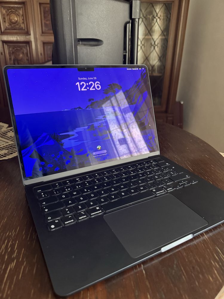MacBook Air M2 2022 | 8GB / 256GB | Baterie 99% | Midnight