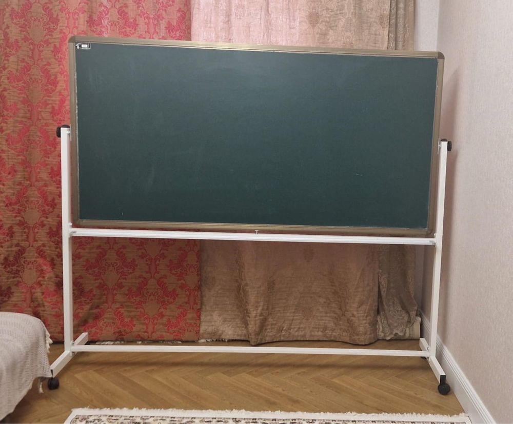 Доска стенд б/у в хорошем состояний