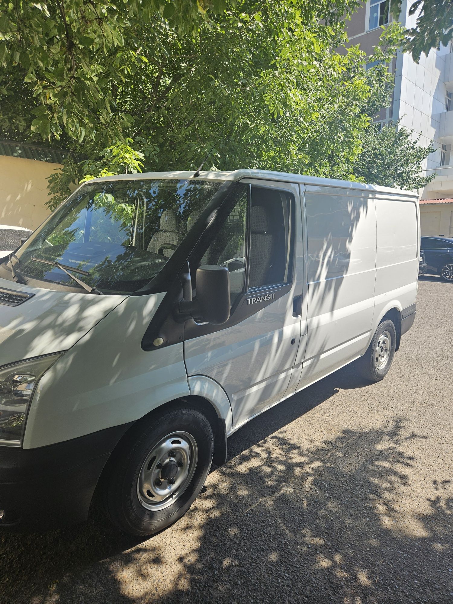 Ford tansit 188 ming yurgan yili2012