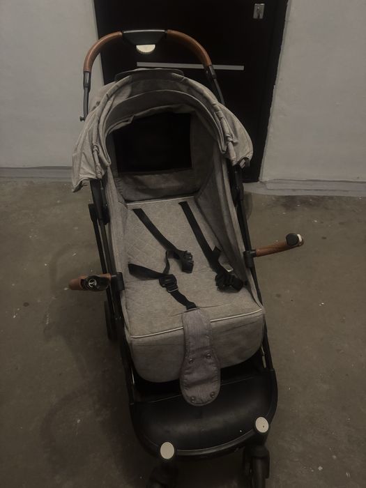 Продаю детскую коляску Yayoplus 3