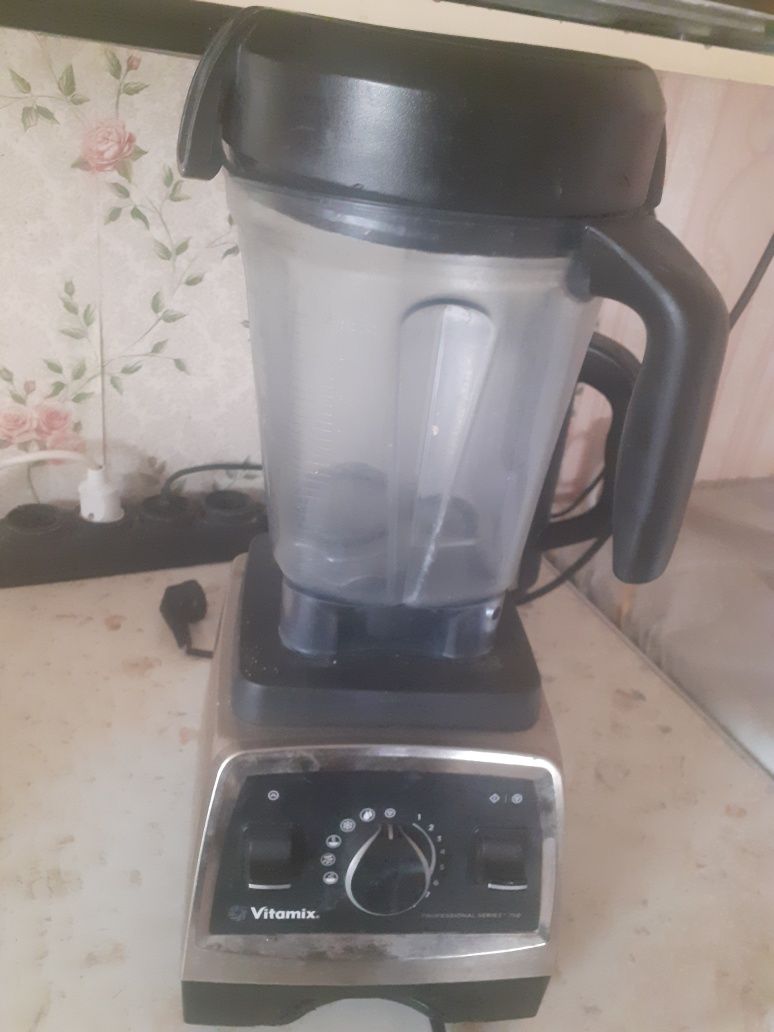 Продам срочно блендер