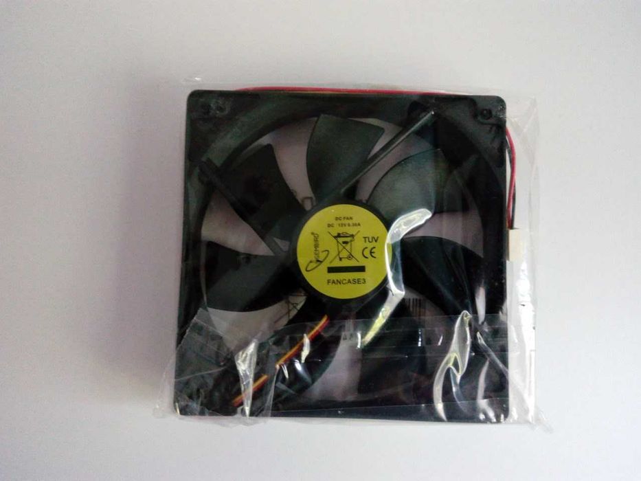кулер 12 см. 3 pin ,DC 12V фирмы GEMBIRB