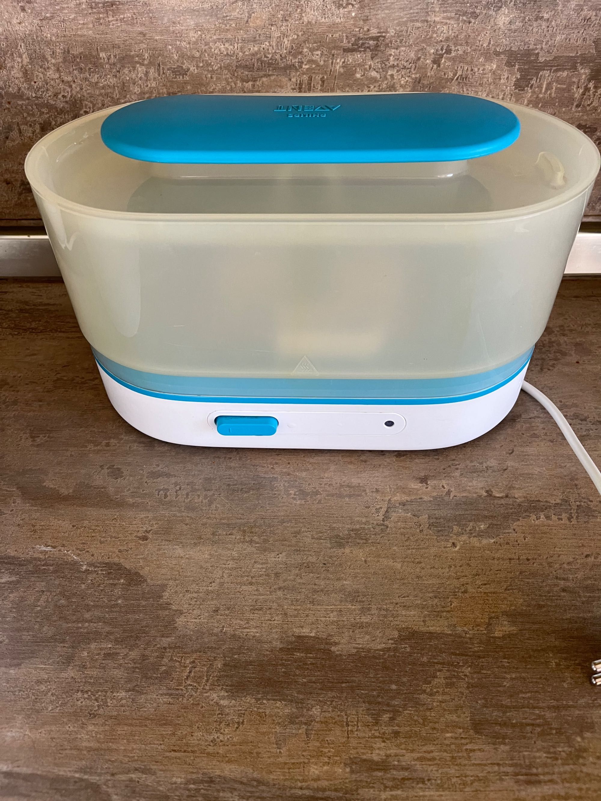 Стерилизатор Philips Avent + подарък Medela Calma шише