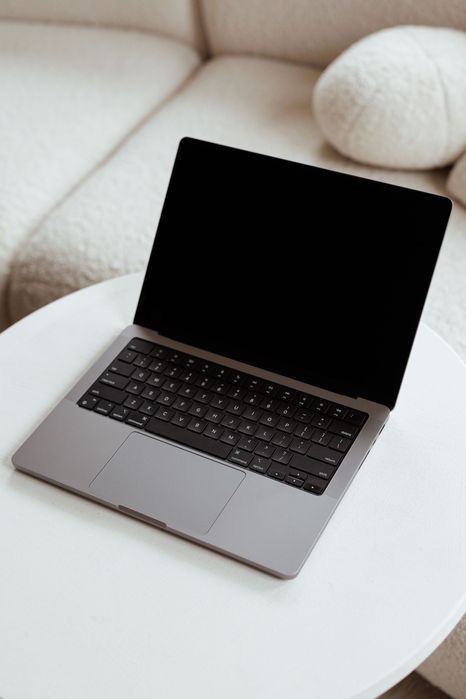 Macbook Pro M1 PRO 14" 1Tb 16gb ram Space Grey 2021 IMPECABIL