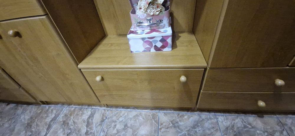 Hol format din 4 corpuri