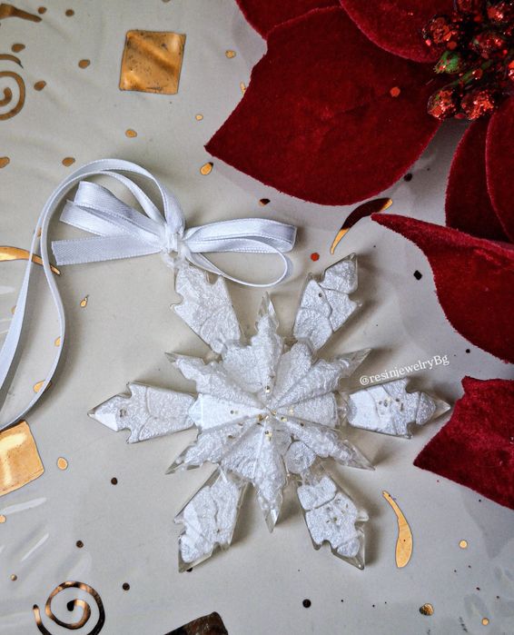 Снежинки/играчки за елха от епоксидна смола