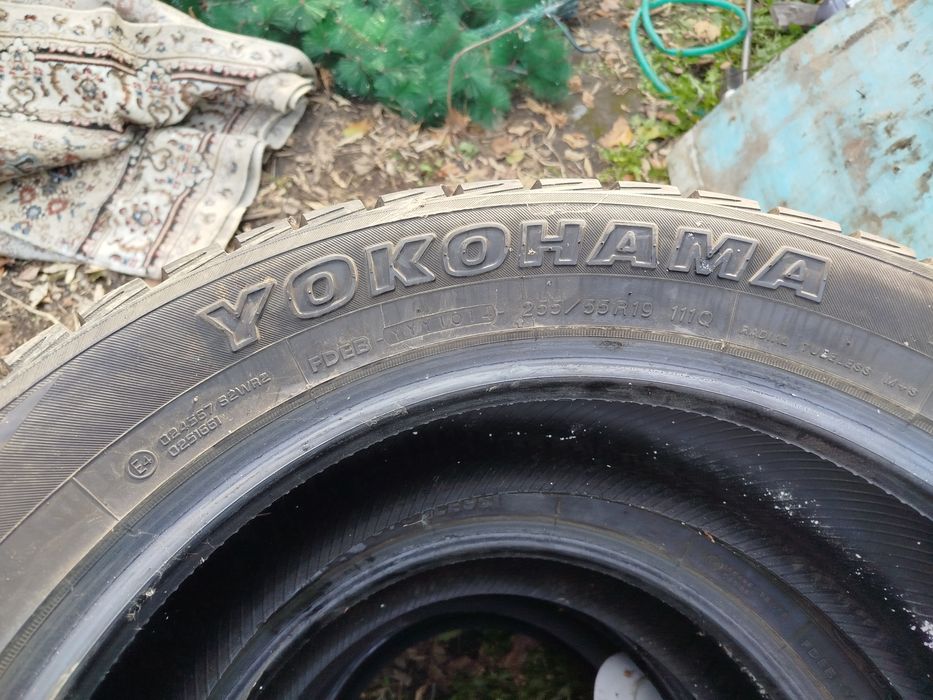 Продам шины на 255x 55x 19