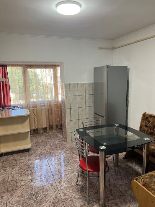 Inchiriez apartament Carpati 2