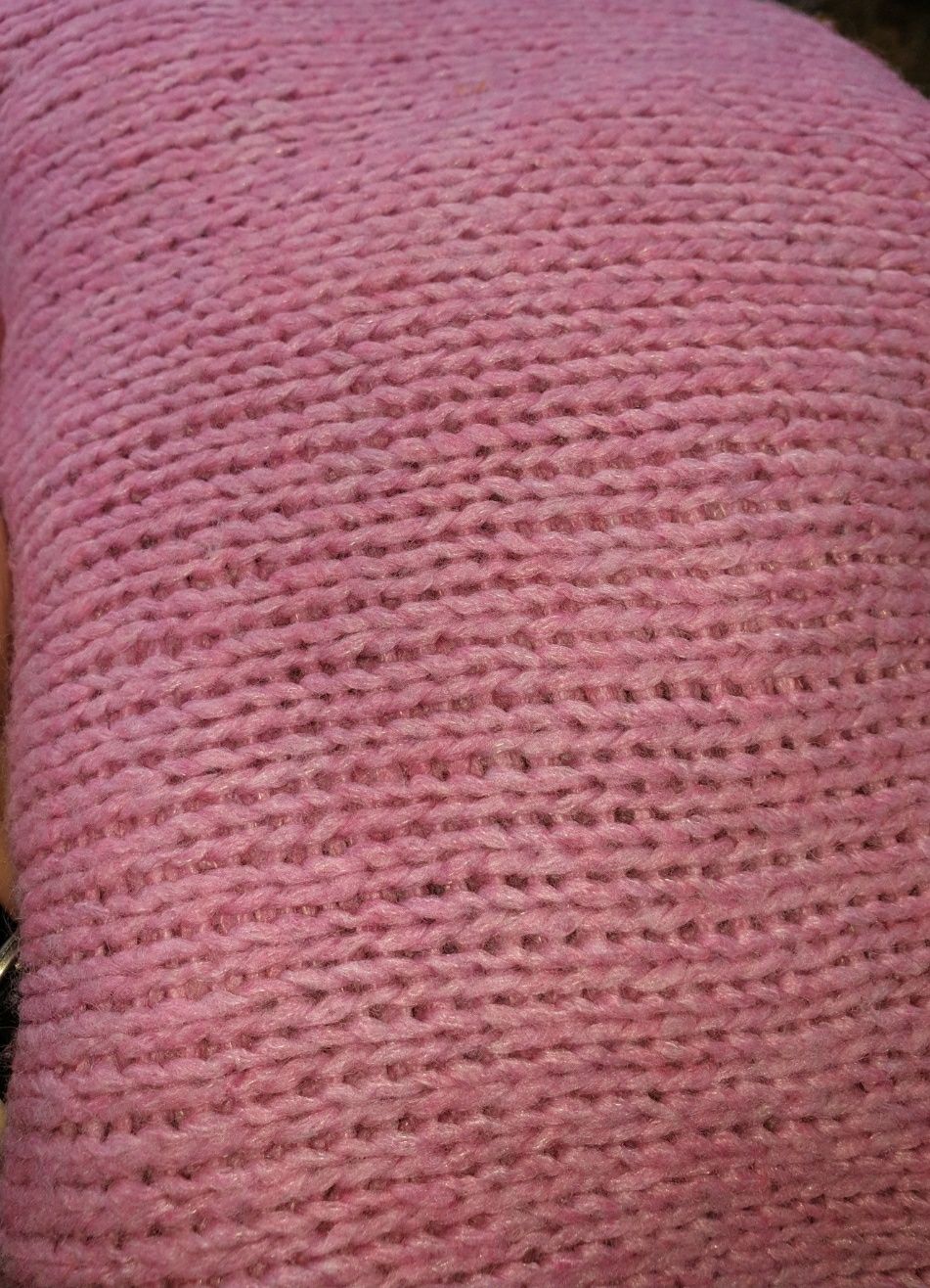 Vand pulover roz fondant asimetric si sacouri  subțiri