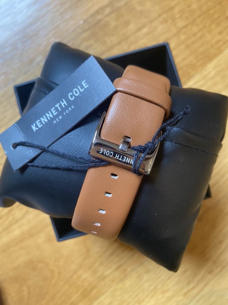 Vand ceas NOU Kenneth Cole New York sau schimb cu G-Shock