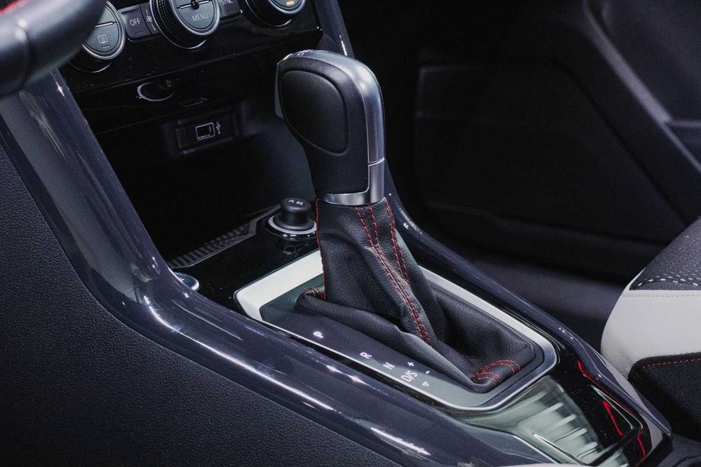 vând Volkswagen T-Roc 2018