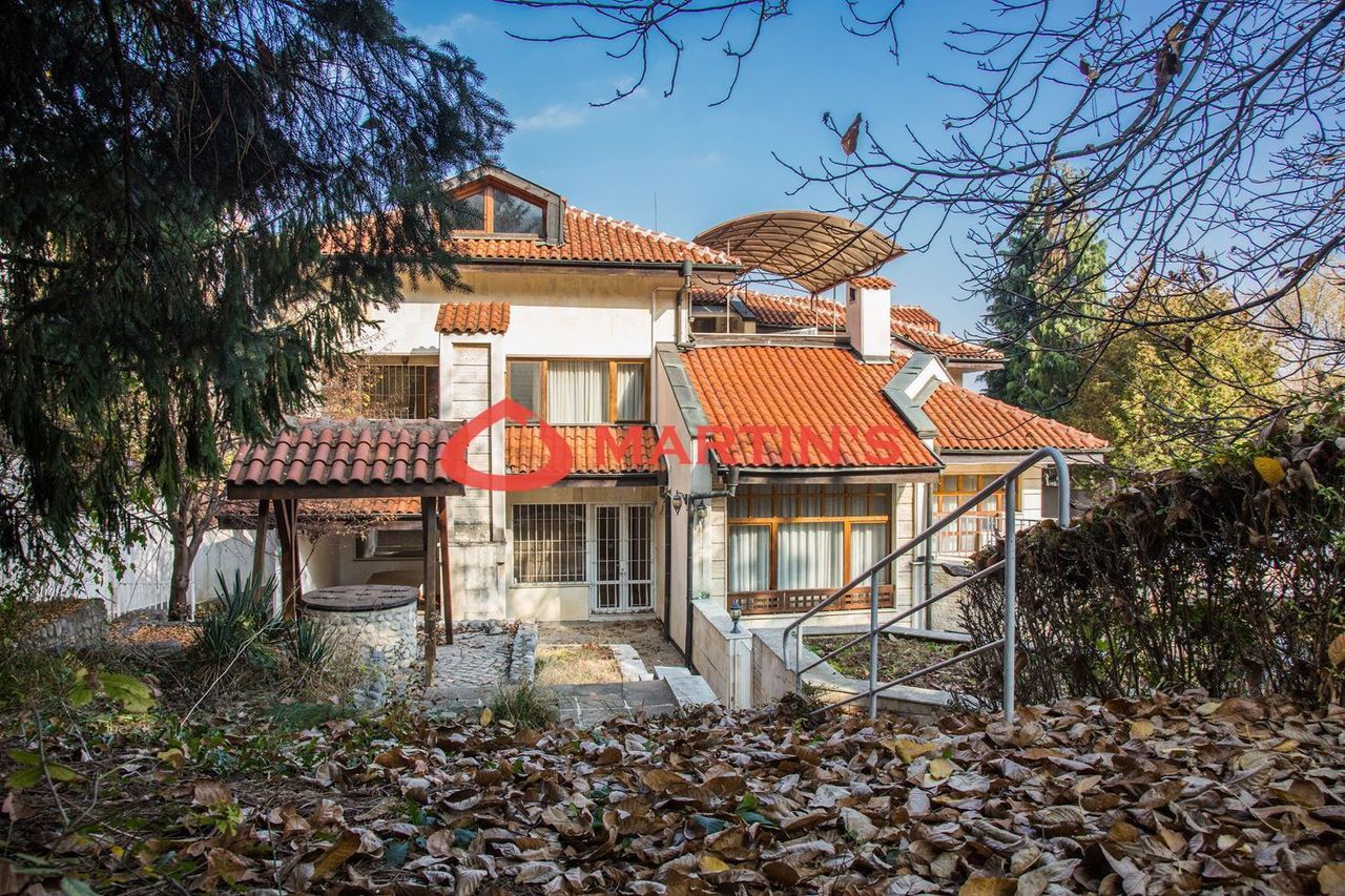 Дава се под наем Къща в София, Бояна - 989 кв.м за 4500 € - Снимка #2