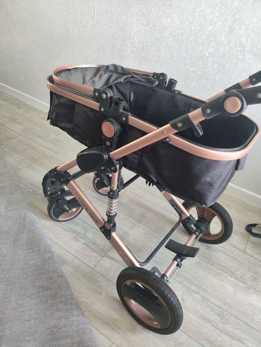 Коляска прогулочная