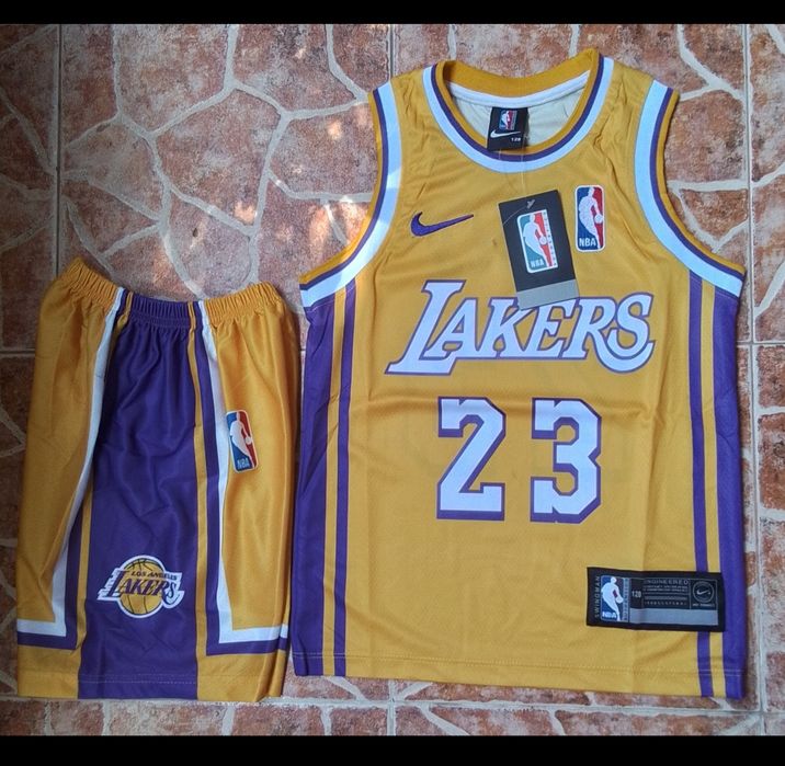 ЛЕЙКЪРС детско юношески баскетболни екипи