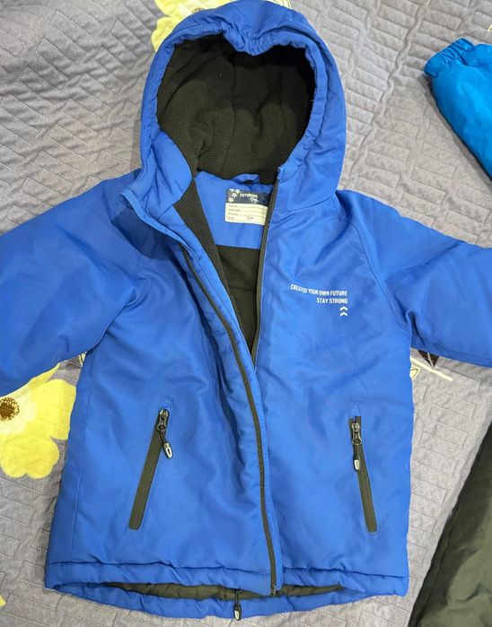 Продам куртку синего цвета