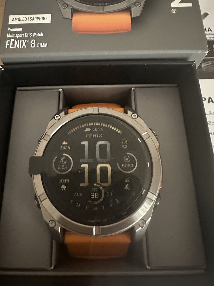 Garmin Fenix 8 Amoled Saphire 51mm + 2бр ЧИСТО НОВИ каишки