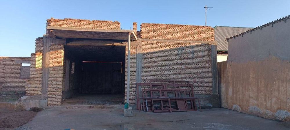 Ховли сотилади  6 сутик