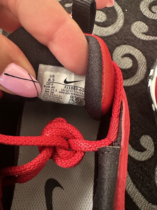 Nike нови и оригинални маратонки, номер 40,