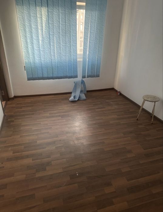 Garsoniera recent renovata