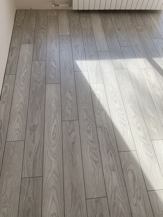 Монтаж на ламинат и первази