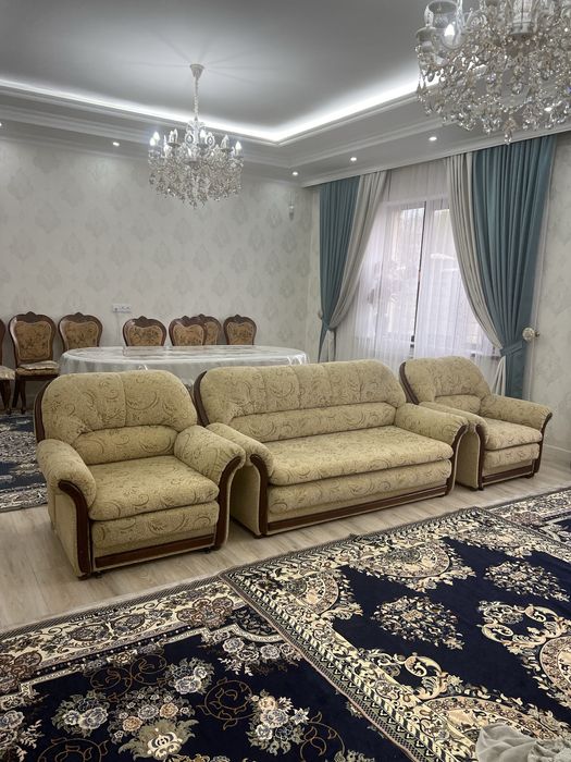 Срочно Продам Мебель для гостиной диван и две кресла