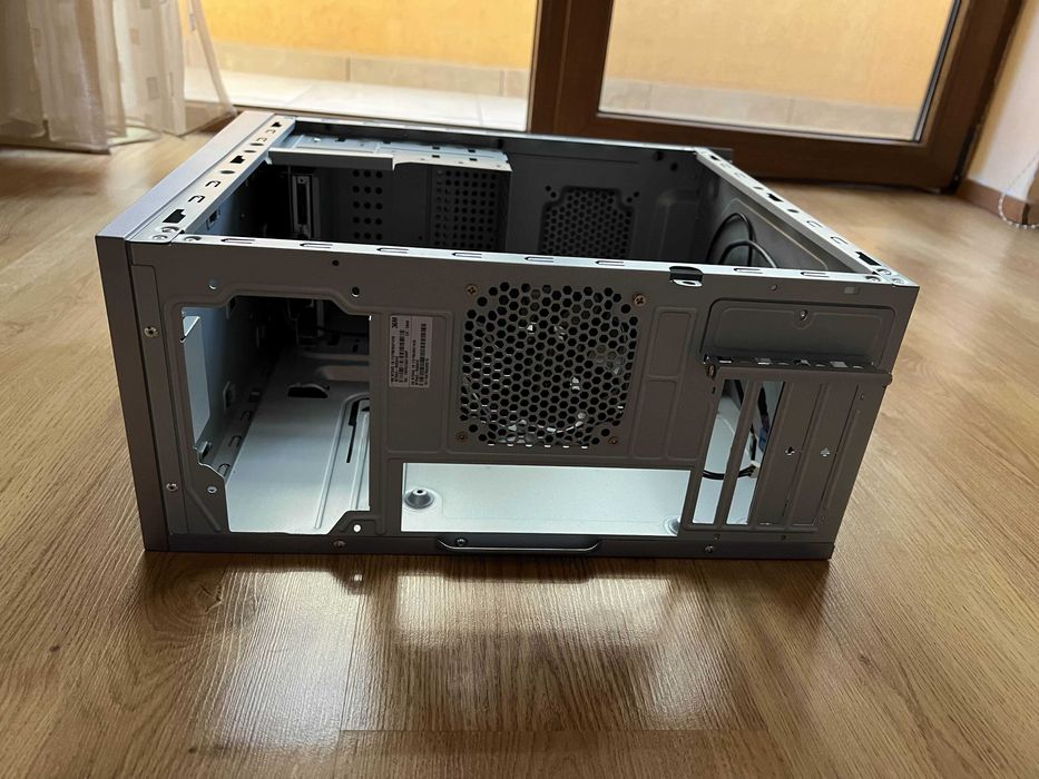 Carcasa ASUS M70AD originala - stare impecabila