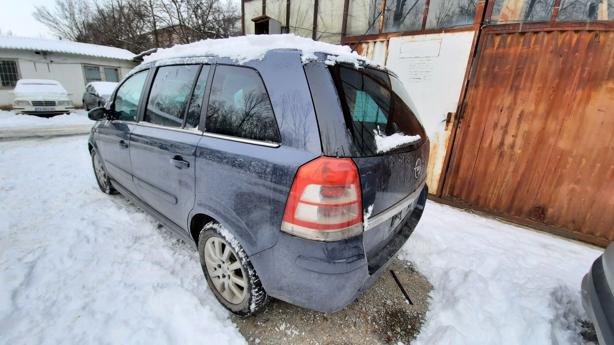 Опел зафира 1.9cdti 2008 cosmo само на части Opel Zafira b