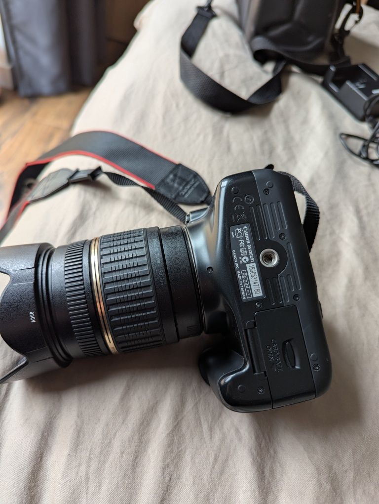 Canon EOS 1100D + Tamron 18-200mm