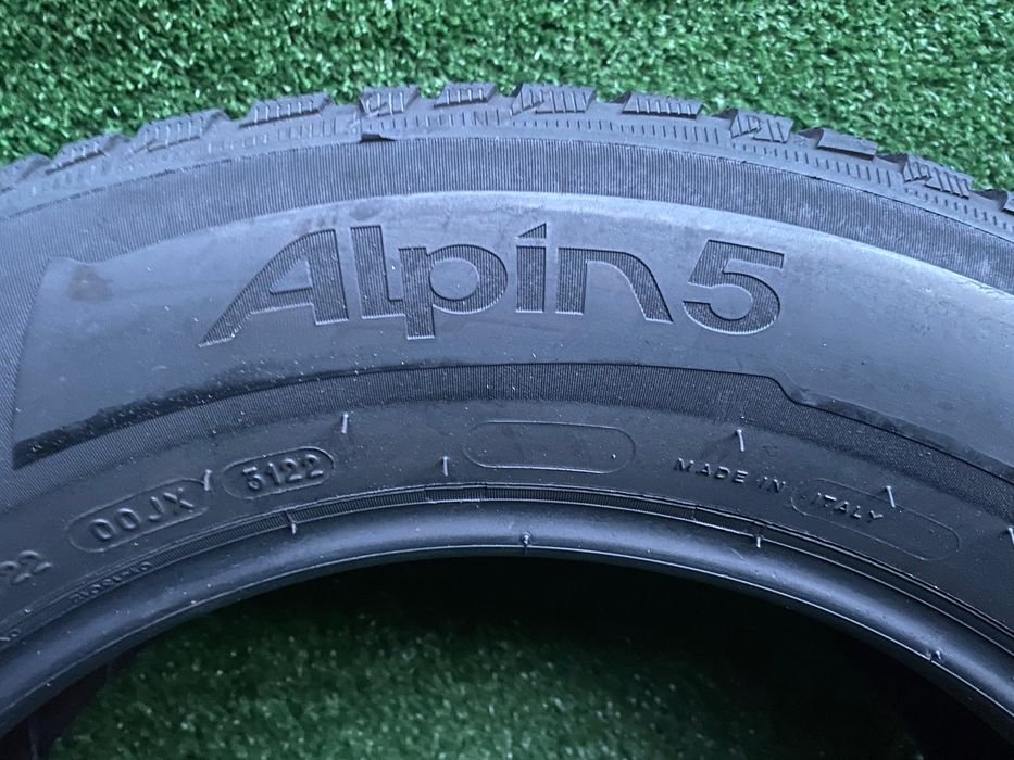 Set 2 anvelope iarna Michelin Alpin 5 215 65 R17 DOT 3122