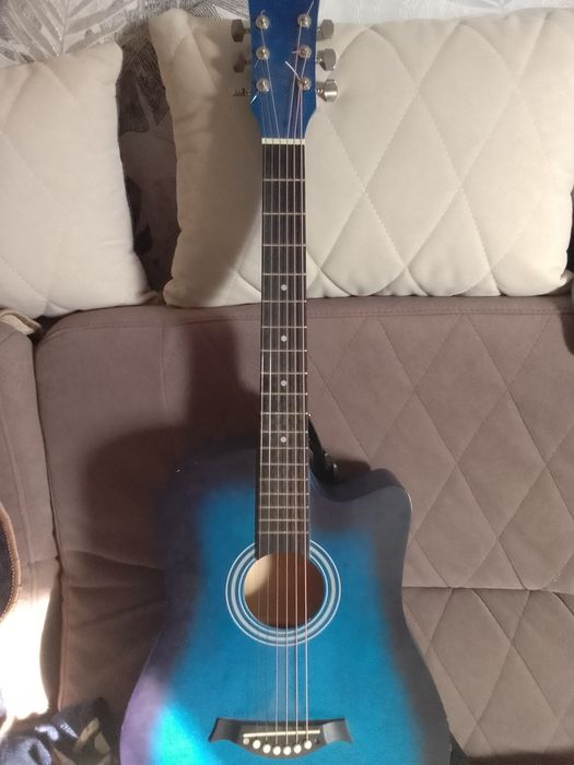 Продается гитара