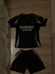 НОВ Arsenal екип