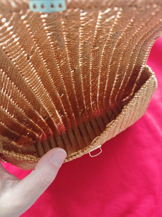 Ръчно изработена чантичка (Plastic canvas bag)