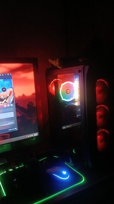 Pc gaming vand sau schimb.